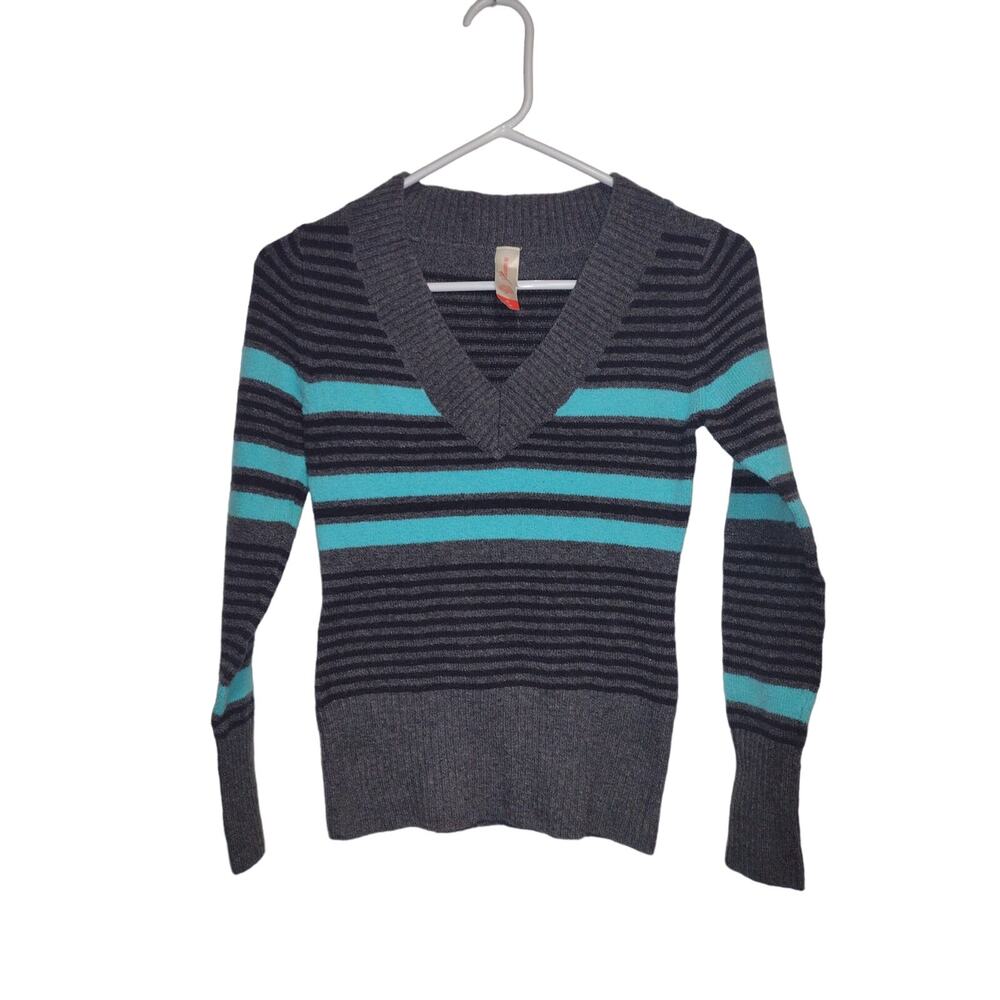No Boundaries Juniors Sweater Size Medium